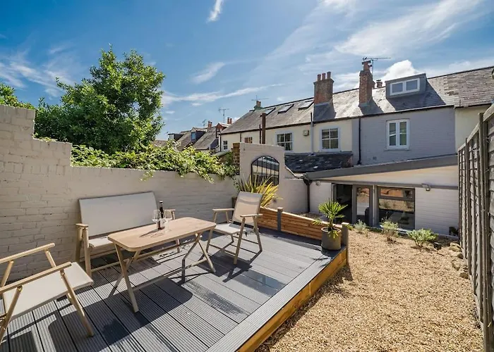 New! Captain\'S Cottage, Cowes - Spacious, Nautical-Themed 1-Bed