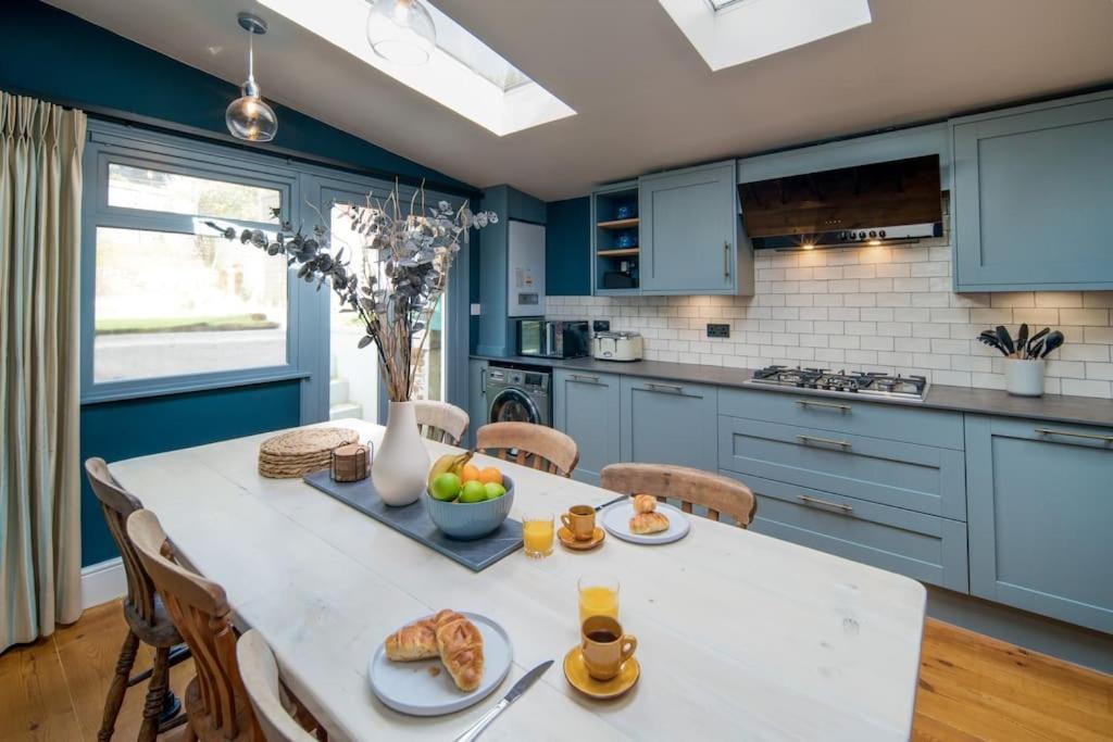 Holiday home New! Captain's Cottage, Cowes - Spacious, Nautical-themed 1-bed