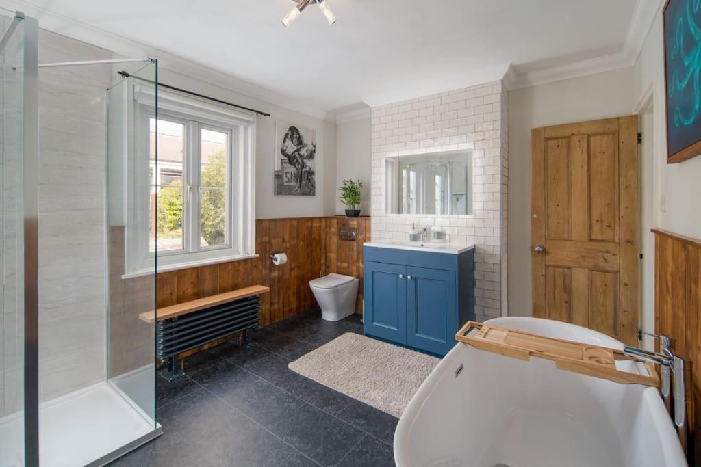 New! Captain's Cottage, Cowes - Spacious, Nautical-themed 1-bed Holiday home *