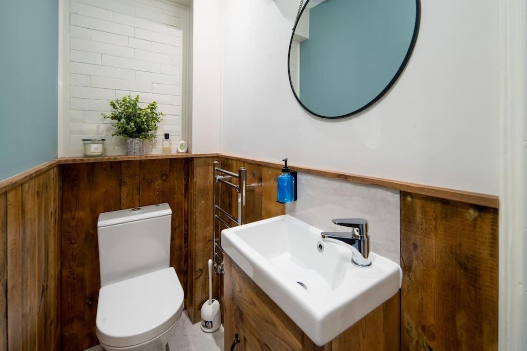 New! Captain's Cottage, Cowes - Spacious, Nautical-themed 1-bed Holiday home