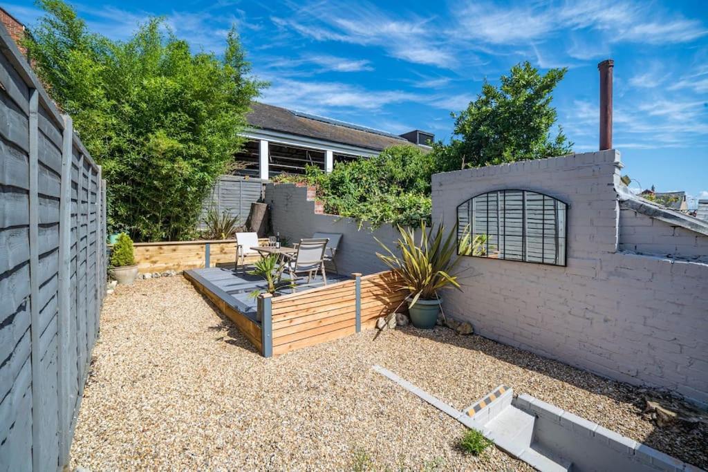 New! Captain's Cottage, Cowes - Spacious, Nautical-themed 1-bed Holiday home *